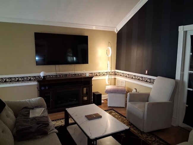 Building Photo - 12213 Saddle Strap Row