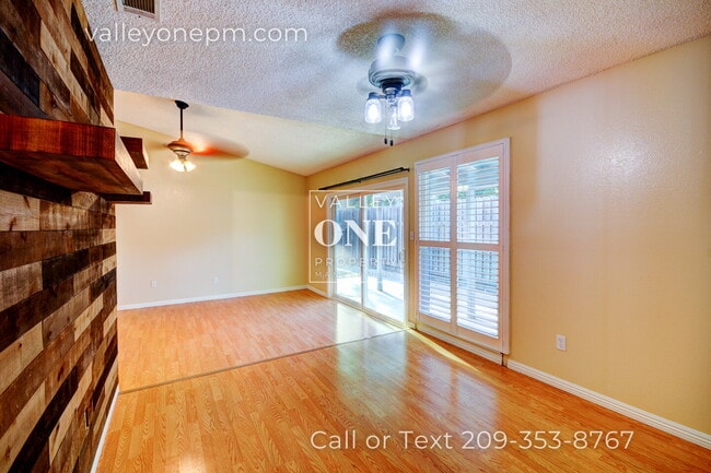 Building Photo - 2717 Palomino Ln