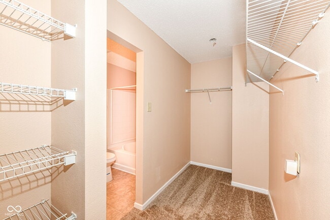 Building Photo - 1155 Redwood Dr