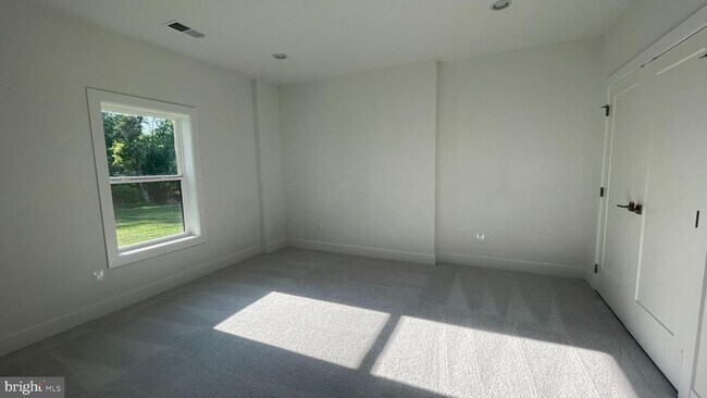 Building Photo - 24827 Yellow Poplar Pl