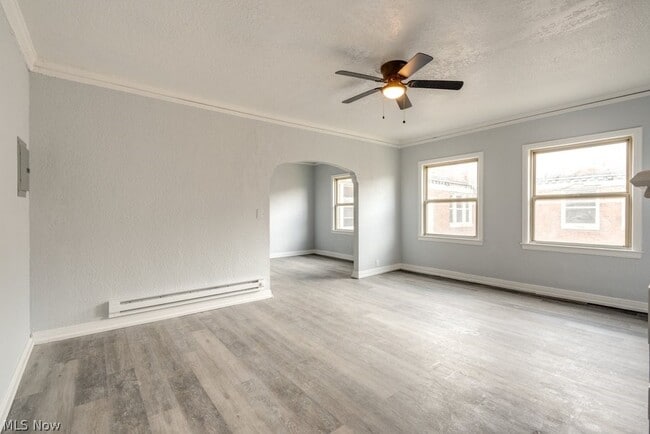 Building Photo - 2840 S Moreland Blvd