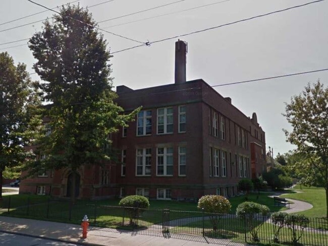 Building Photo - 6900 Harvard Ave