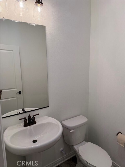 Building Photo - 4470 Hickory Ct