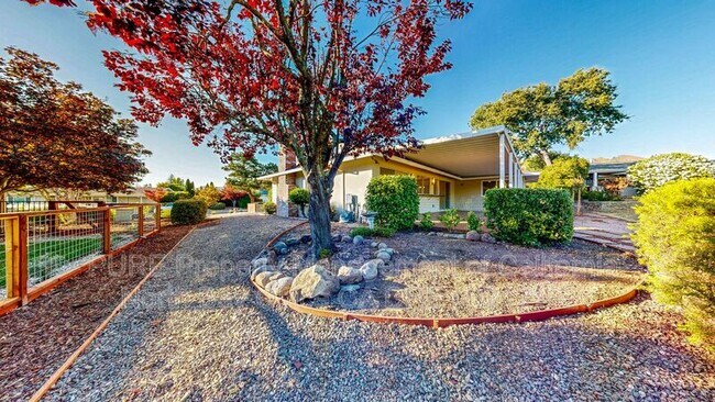Building Photo - 351 Belhaven Cir