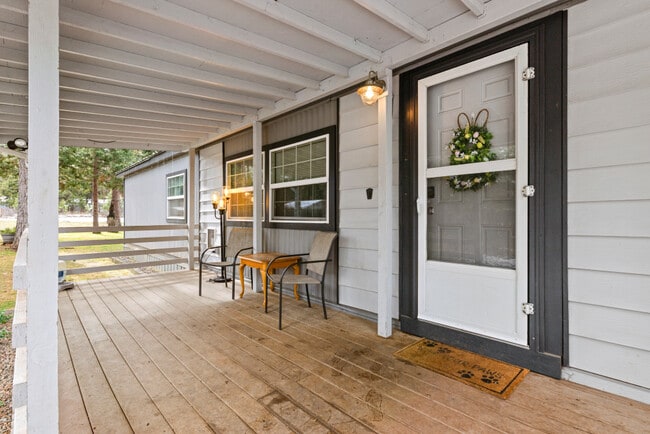 Building Photo - 18010 Ponderosa Ln