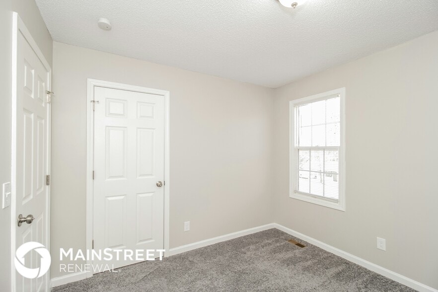 Building Photo - 581 Southern Trace Dr