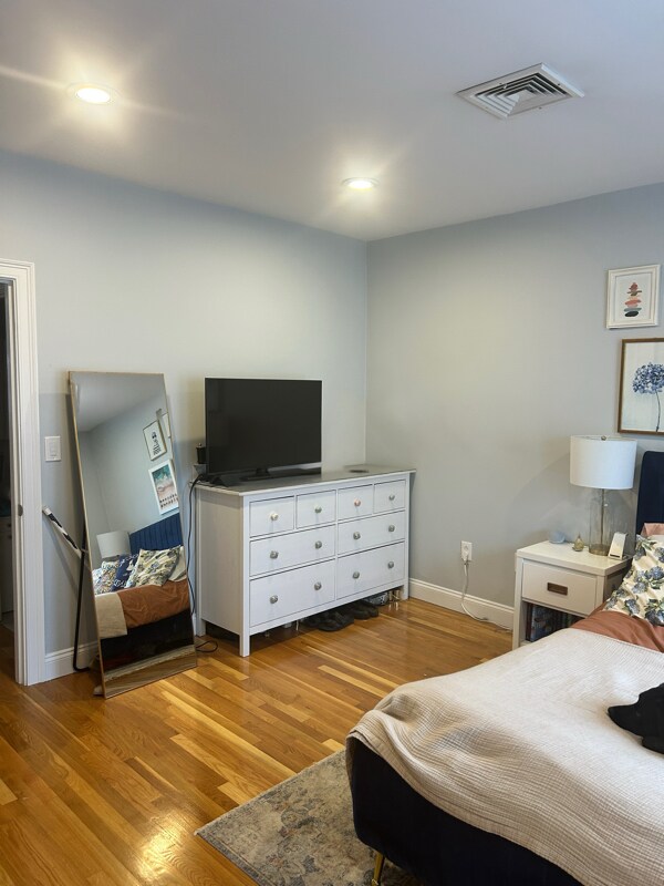 Building Photo - 7 Leeds St