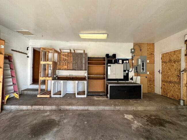 Building Photo - 4 bed 2.5 bath home in Rexburg with GAS AN...