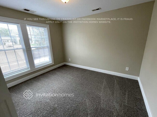 Building Photo - 3837 Sally Ln