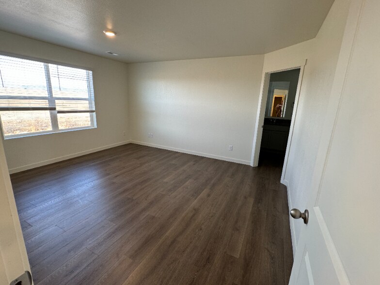 Building Photo - 5996 Amerifax Dr