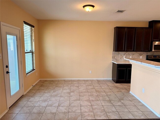 Building Photo - 1112 Strickling Dr