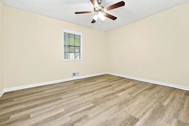 Building Photo - 124 Fairview Way
