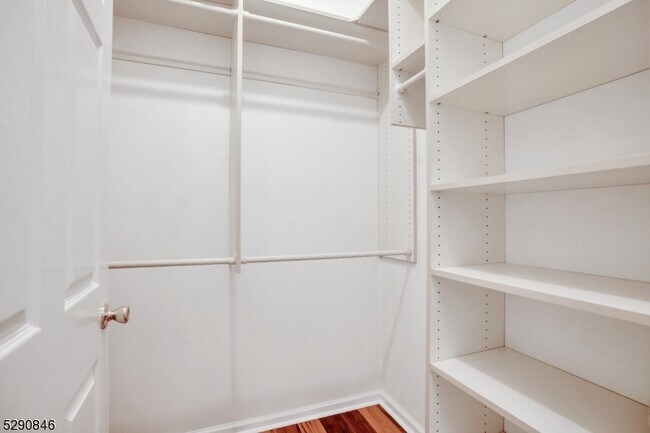 Building Photo - 48 Loft Dr