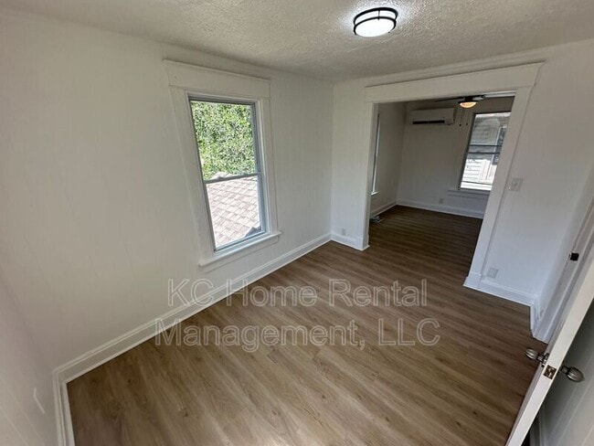 Building Photo - 2958 Lockridge Ave