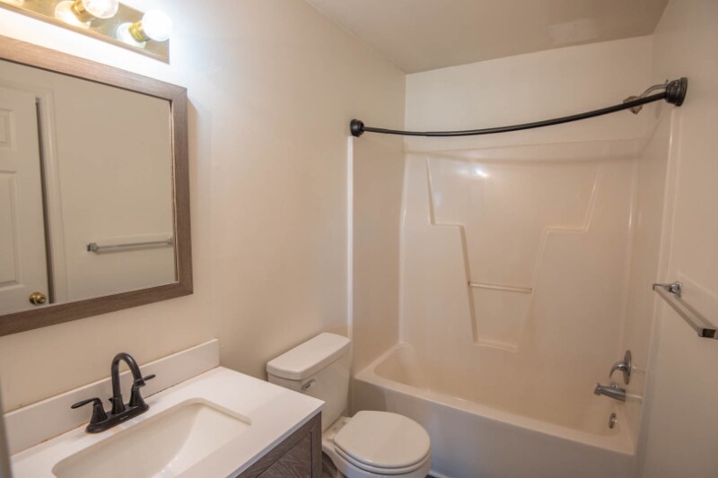 Building Photo - 249 Noahs Rd