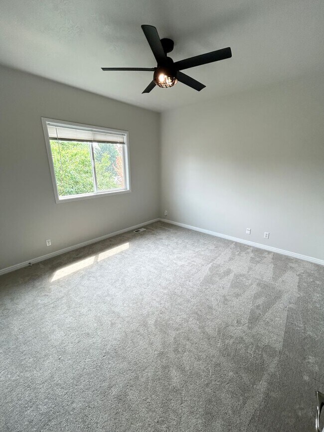 Building Photo - Spacious Saddlebrook Home with Bonus Room, Office & No Rear Neighbors
