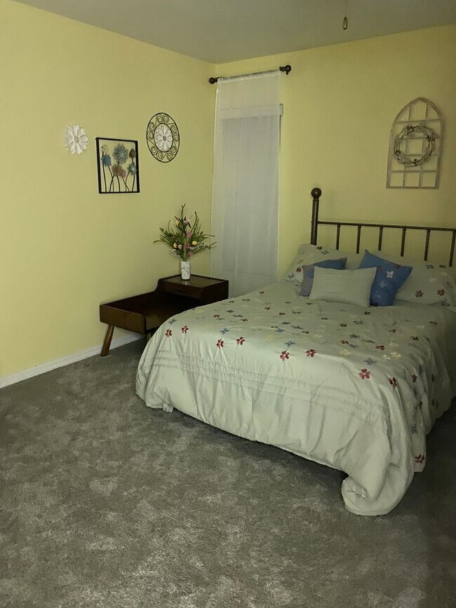 Building Photo - Gulf access community