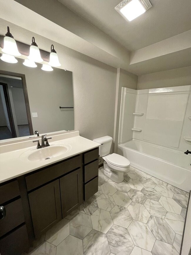 Building Photo - NEWER 4 Bedroom, 3 Bath Home for Rent