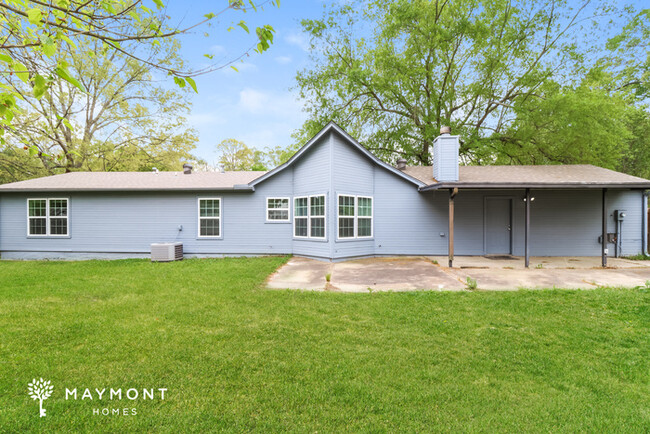 Building Photo - Four Bedroom Little Rock Home