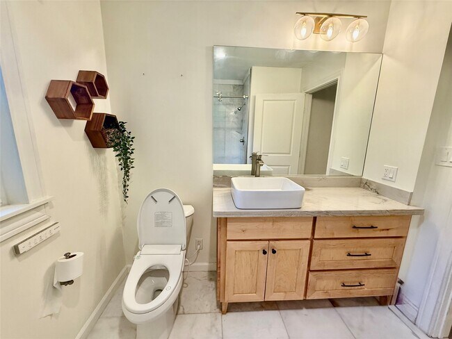 Building Photo - 3834 Linklea Dr