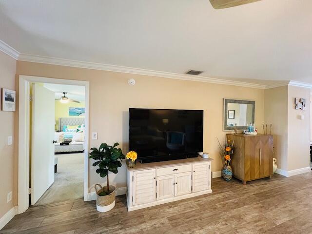 Building Photo - 100 Pelican Pointe Dr