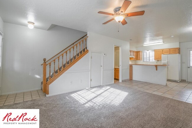 Building Photo - Charming 2 Bedroom Townhome