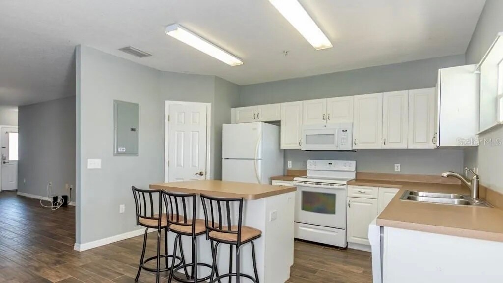 Building Photo - 5313 Terraza Ct