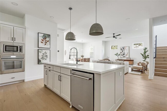 Building Photo - 1809 Pasadena Dr