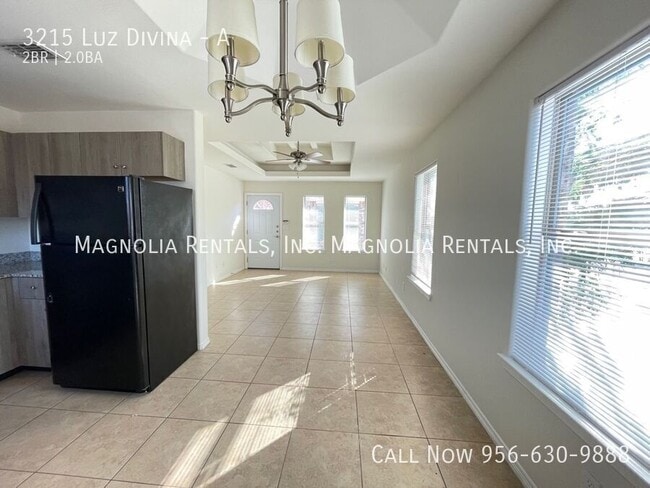 Building Photo - 3215 Luz Divina St