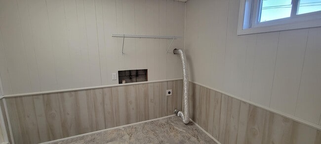 Building Photo - 404 Chapman Ct