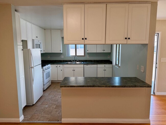 Building Photo - 1514 Chalcedony-