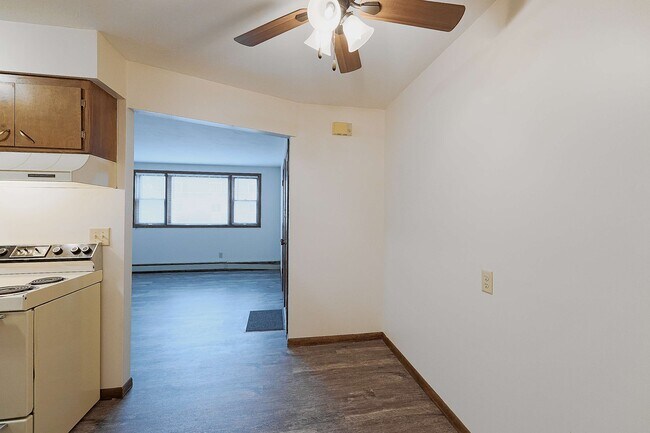 Building Photo - 4611 Cooper Ave