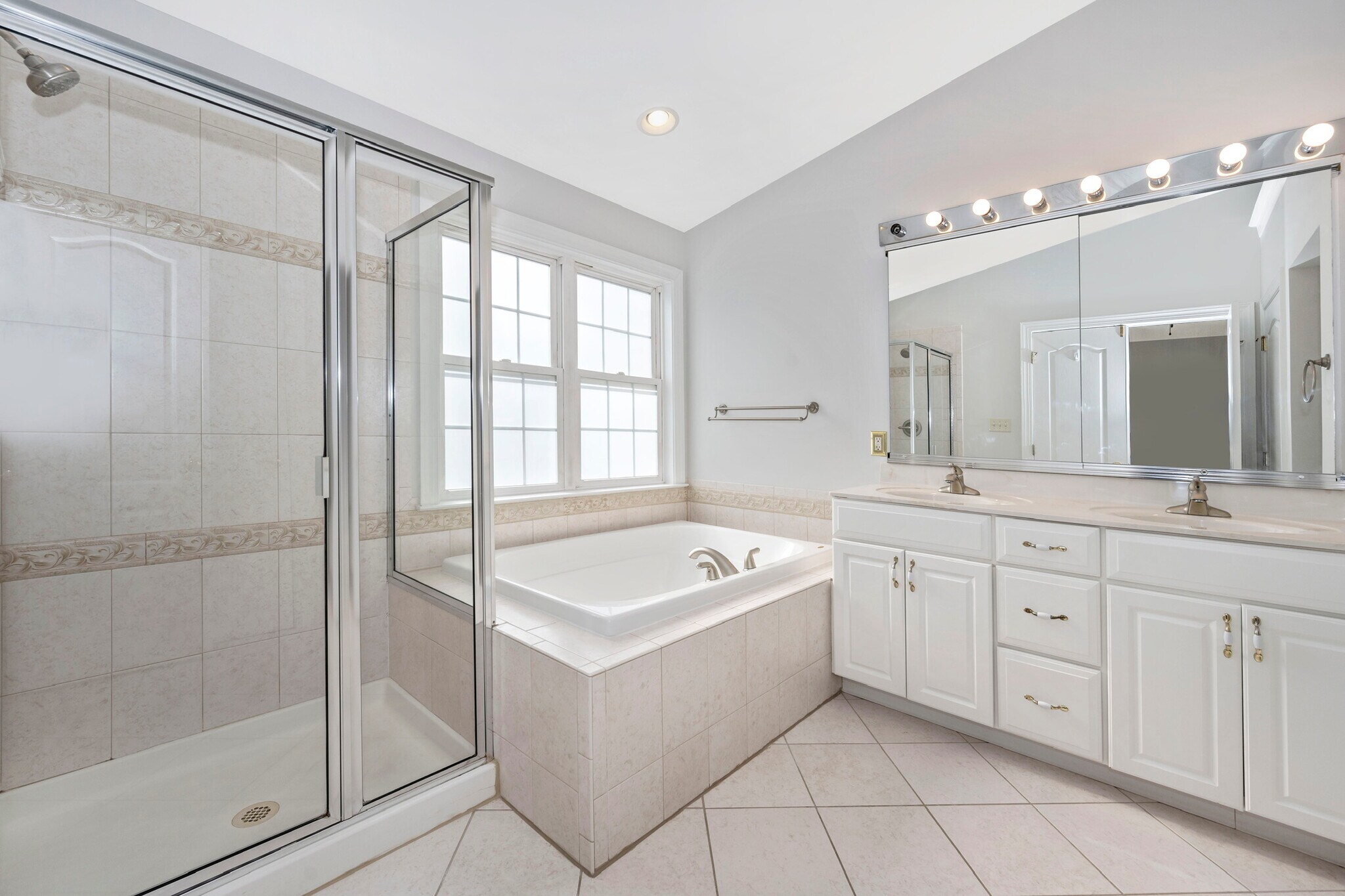 Master Bath - 22130 Fair Garden Ln