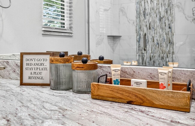 Building Photo - 1826 Beachway Ln