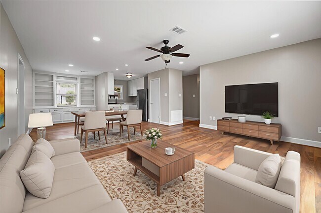 Building Photo - 209 Moss Hill Ln