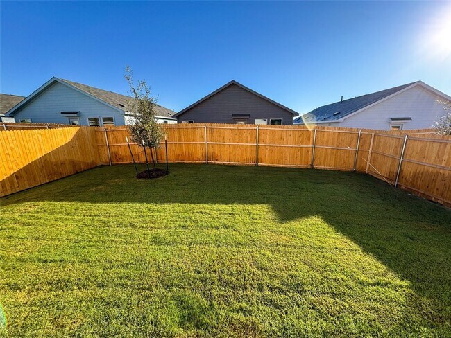 Building Photo - 3927 Selawik St