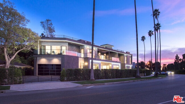 Building Photo - 12720 Montana Ave