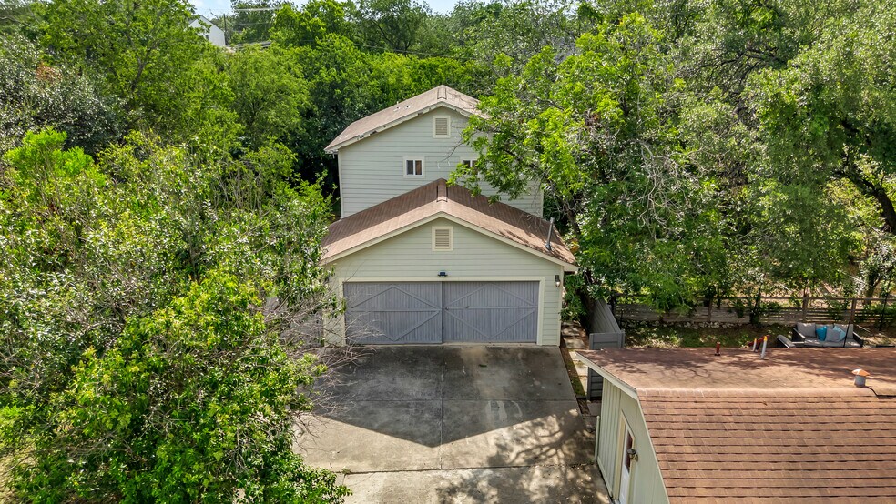 Building Photo - 4603 Lennox Dr