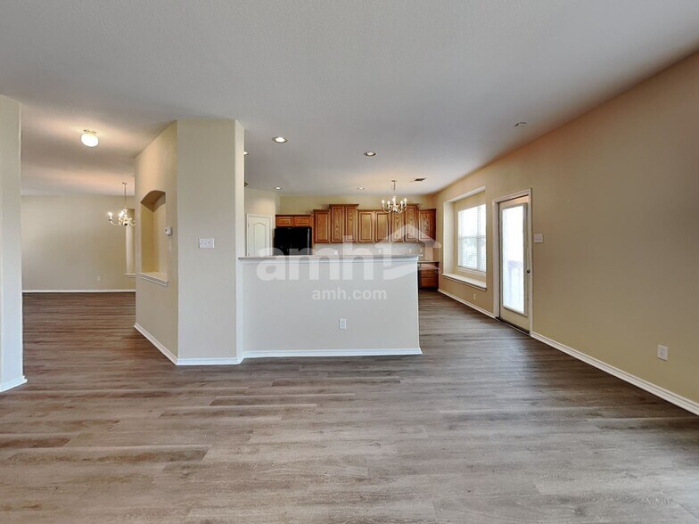 Building Photo - 23007 Airedale Ln