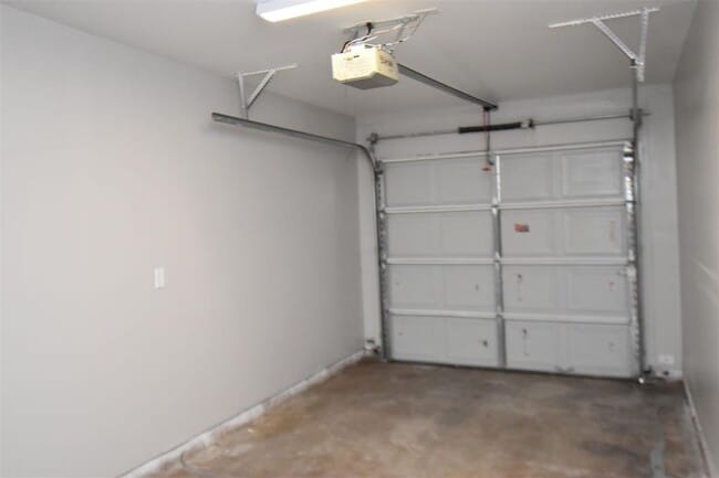 Building Photo - 5430 N Crooked Creek Dr