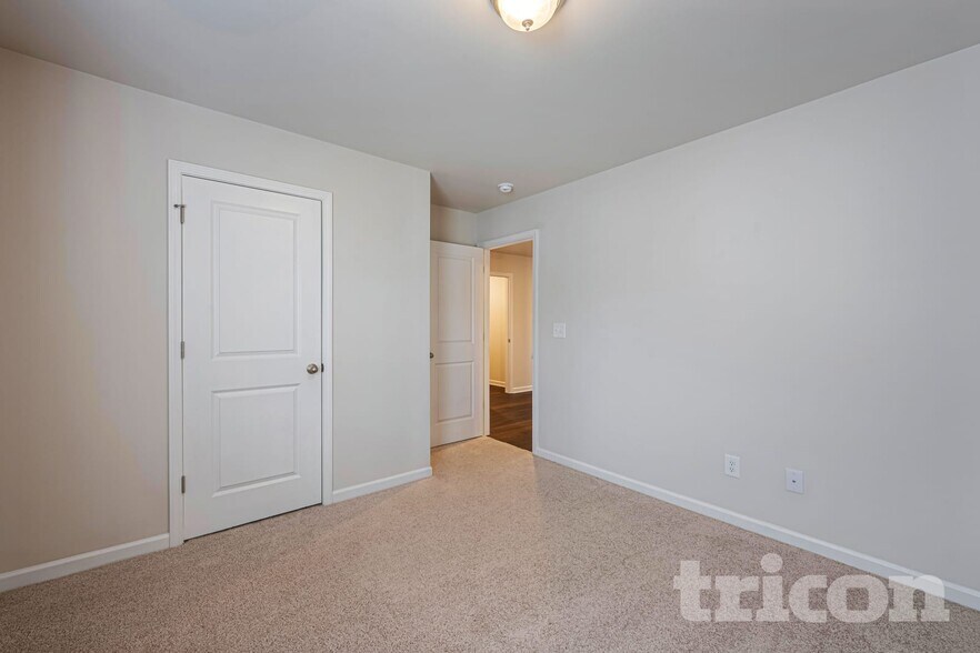 Building Photo - 216 Margrave Dr