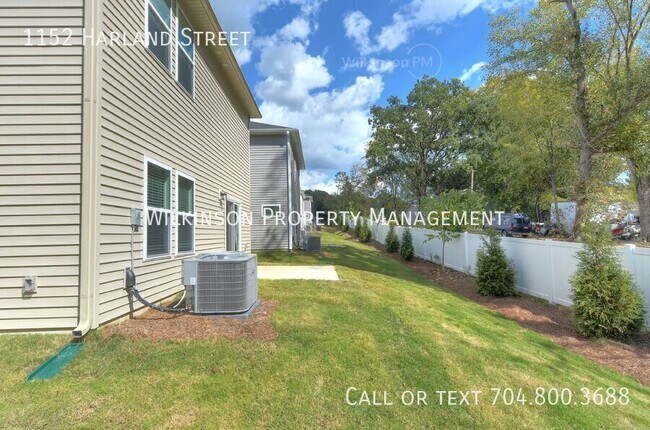 Building Photo - 1152 Harland St