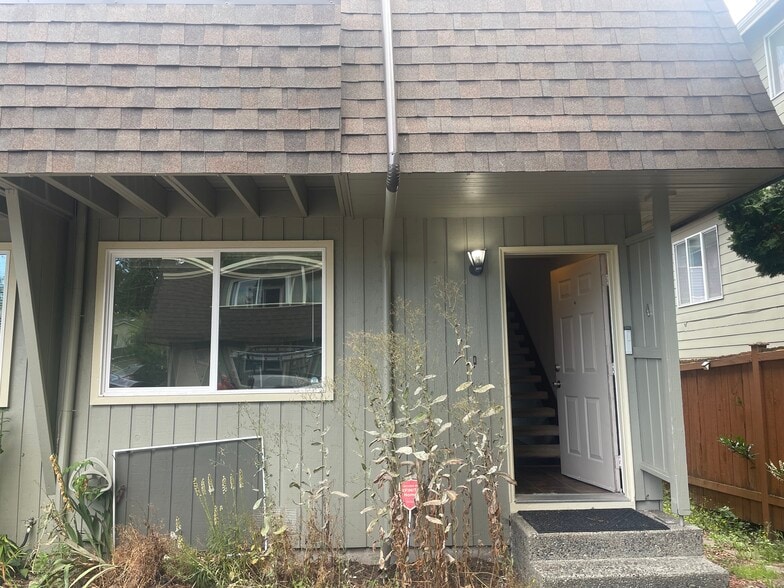 Building Photo - 227 Dorn Ave