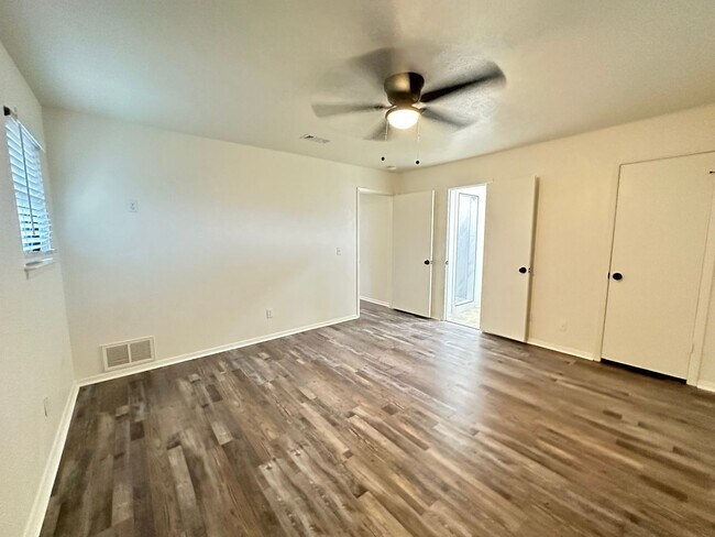 Building Photo - PLANO 4-bed 3-bath 2-car garage with huge workshops