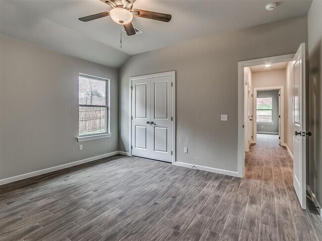 Building Photo - 600 Mirano Ln