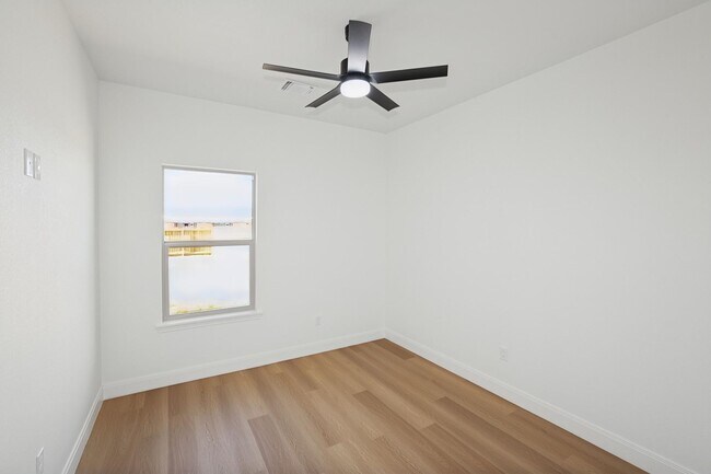 Building Photo - 10424 Tierra Santa Dr