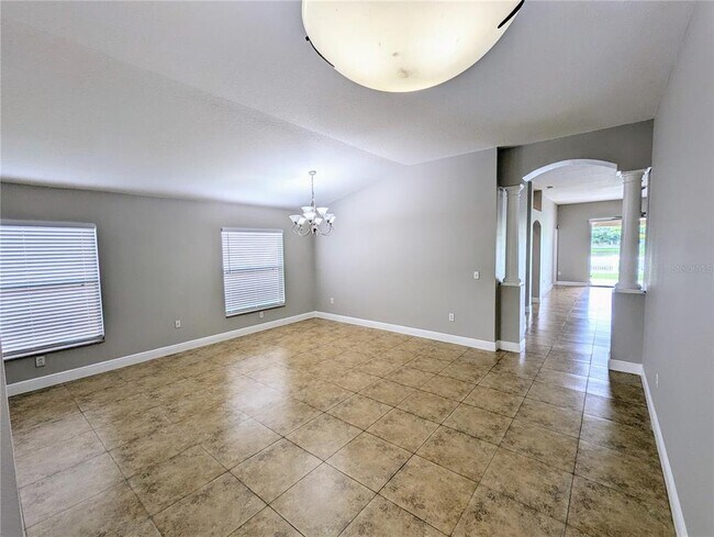 Building Photo - 15524 Lake Bella Vista Dr