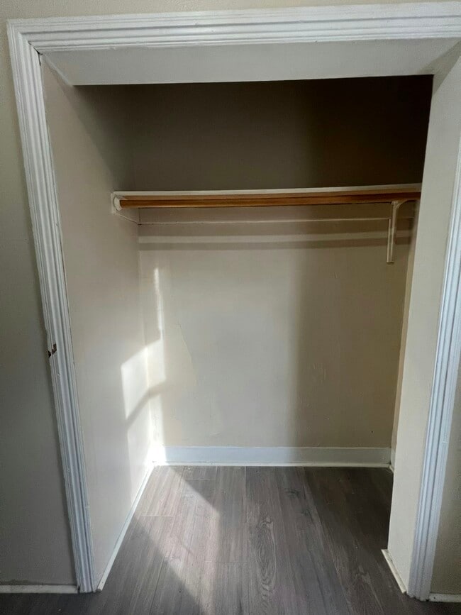 Building Photo - 935 Prospect Ave NE