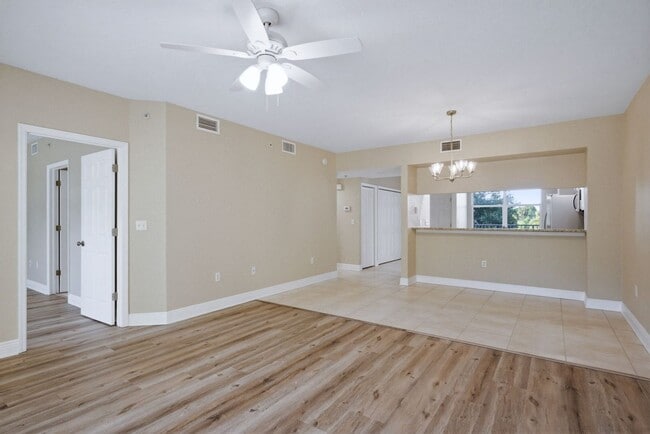 Building Photo - 960 Starkey Rd
