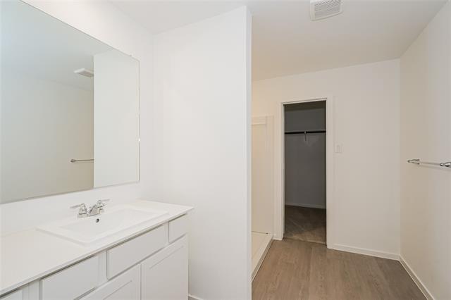 Building Photo - 1129 Tufted Dr